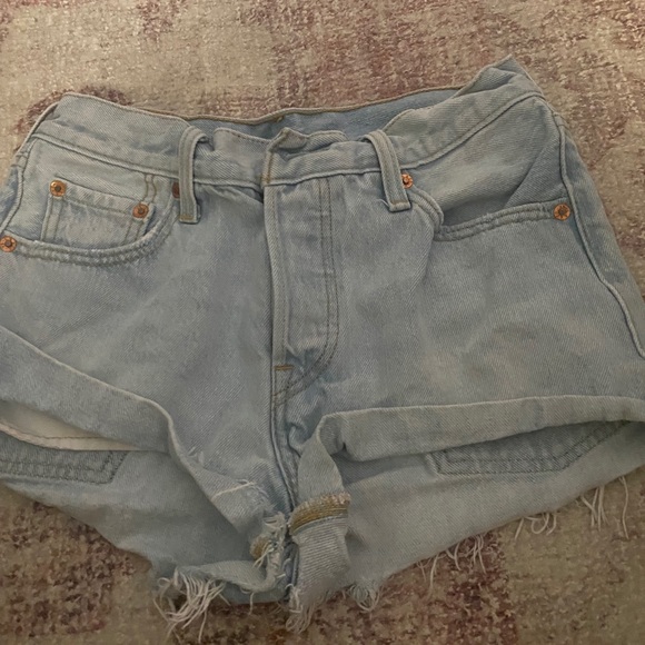 Levi’s jean short - Picture 1 of 2
